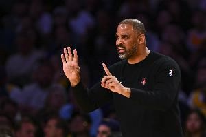 乌度卡:我们本赛季失误成疾 对手打出了很强的身体对抗 乌度卡:我们本赛季失误成疾 对手打出了很强的身体对抗