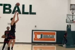 热度高!“杨瀚森超远三分神奇命中”词条冲上微博热搜榜第9 热度高!“杨瀚森超远三分神奇命中”词条冲上微博热搜榜第9