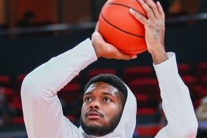 媒体人:辽宁4个外援下周陆续抵达 第一个到的应该是奥利弗 媒体人:辽宁4个外援下周陆续抵达 第一个到的应该是奥利弗