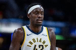 效率低!西亚卡姆16投仅5中拿到14分6板5助 正负值-16 效率低!西亚卡姆16投仅5中拿到14分6板5助 正负值-16