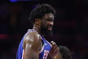 恩比德承认比赛后期感到疲惫：正因如此 他们应该增加我的时间