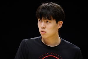 很气😡徐静雨:杨瀚森你如果不吃肥将近20斤 现在就有你的机会