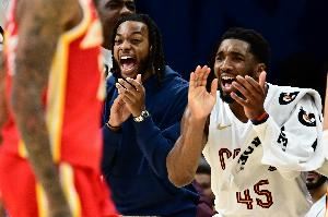 米切尔：我玩2K公园模式时会用本尊 但里面的玩家都不相信