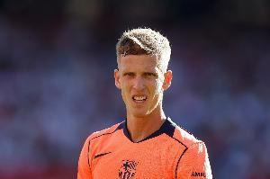 奥尔莫：莱万的表现对球队很重要 卡萨多感到肌肉有些问题