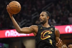 低迷！莫布里7投仅2中拿到7分9板 正负值-18并列最低